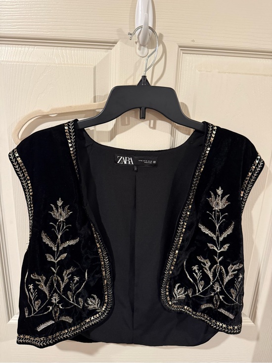 Zara Tops - Zara Black Embroidered Vest